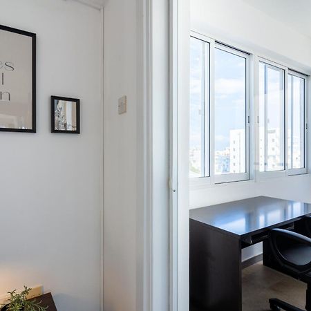 Jayde 2-Bedroom Apartment In Ларнака Экстерьер фото