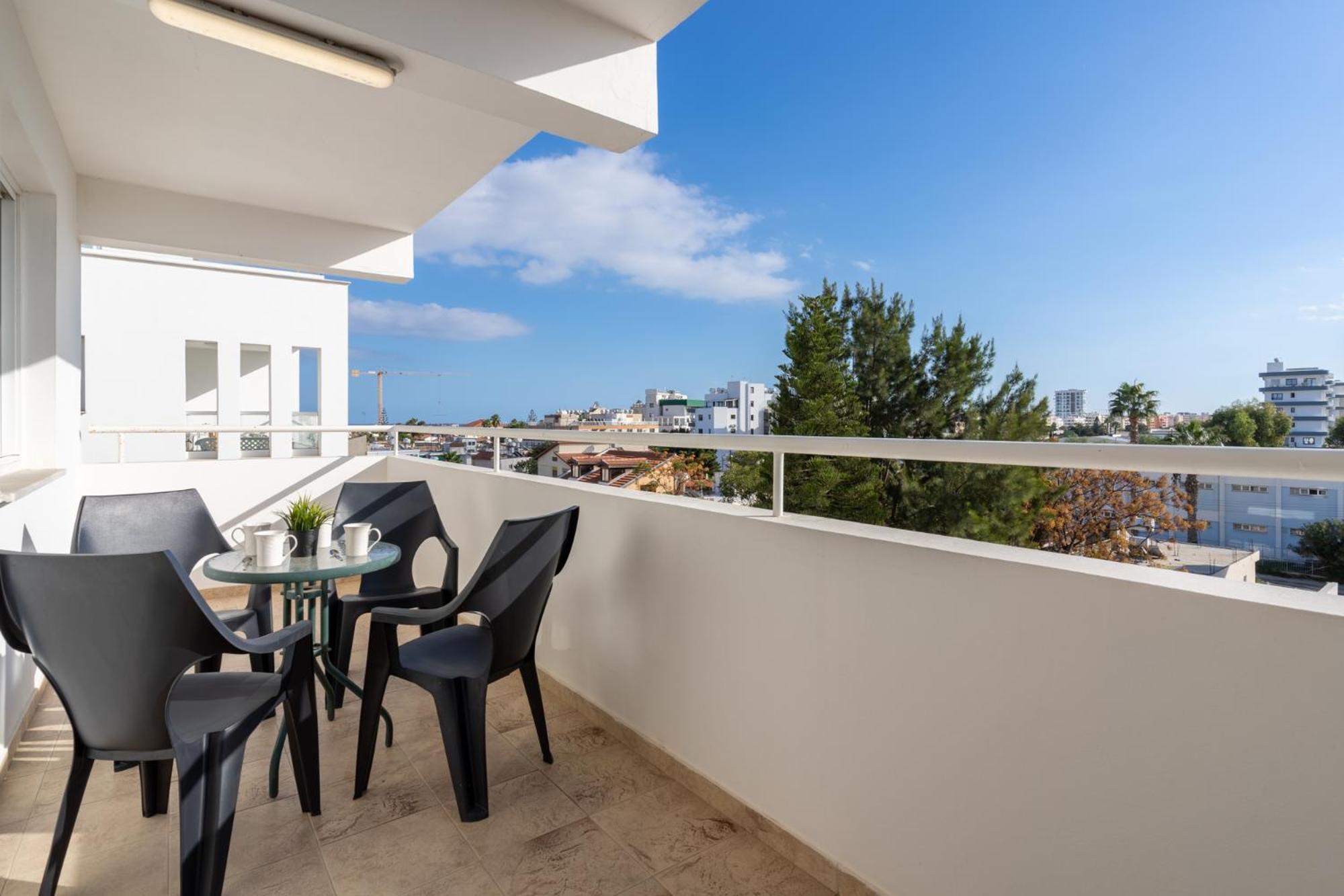 Jayde 2-Bedroom Apartment In Ларнака Экстерьер фото